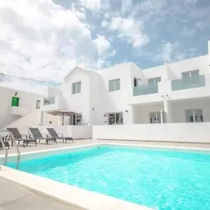 Casa Ocean Bliss - 2 Bedroom On Rociega 35 Complex - Perfect Location Near Casino And Puerto del Carmen (Lanzarote)